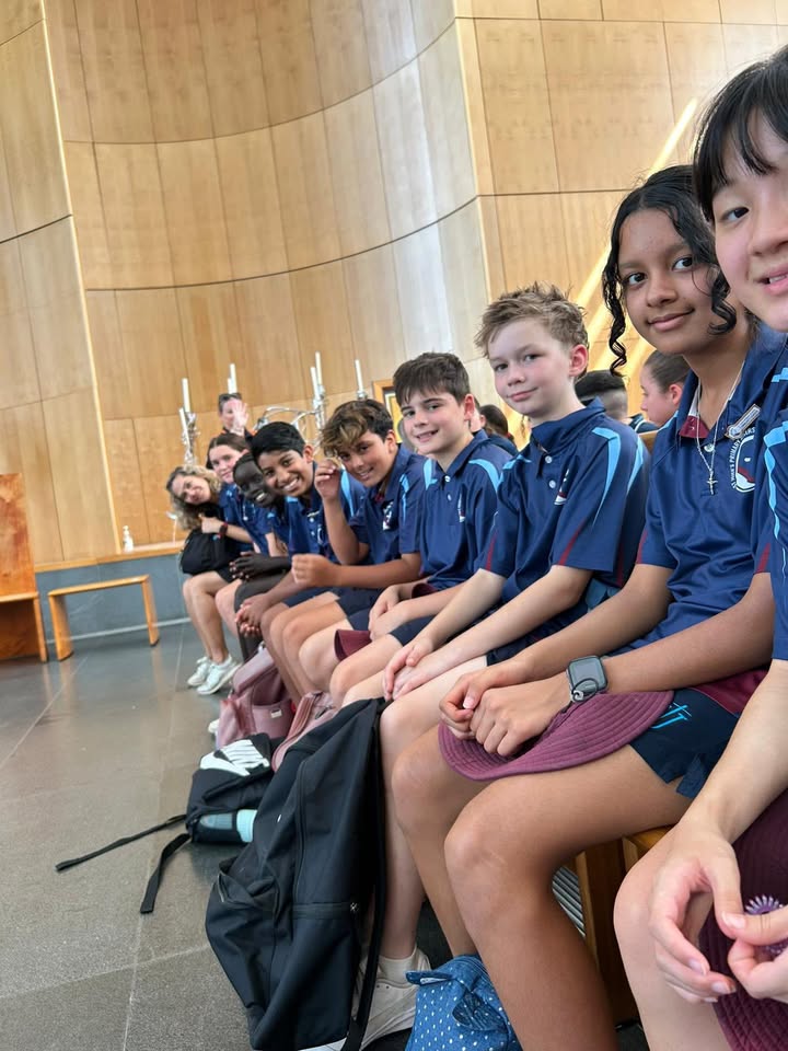 746041150857862_1503943371734299-1